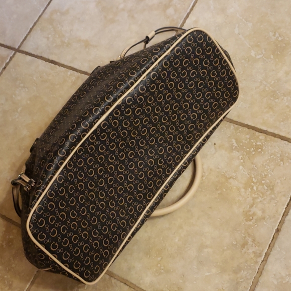 Guess Purse - Picture 3 of 6